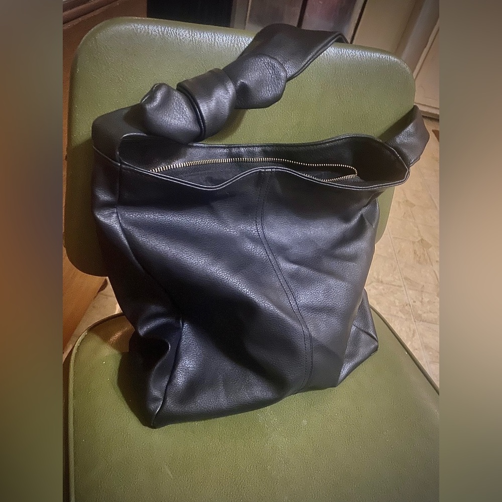 Shoulder Bag with plenty of room for all your go to’s